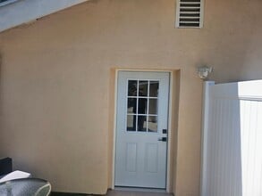 Building Photo - 20624 Kittridge St