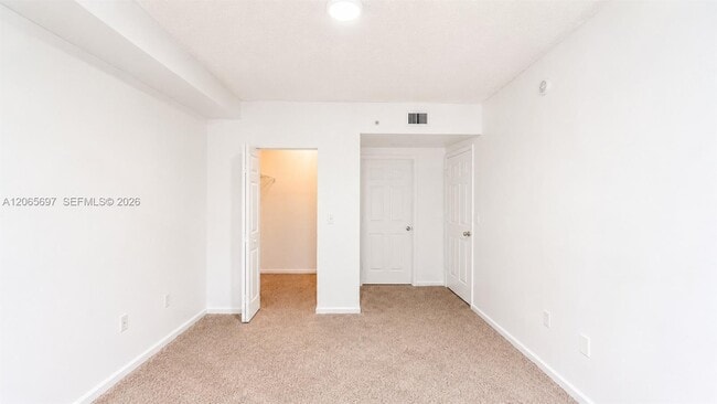 Building Photo - 17150 N Bay Rd