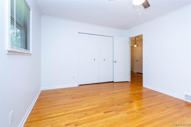 Building Photo - 7580 Thornwood St