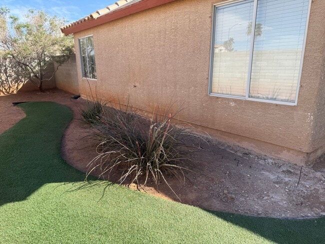 Building Photo - 216 Red Cloud Terrace