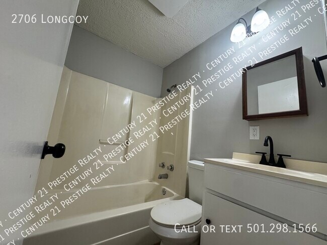 Building Photo - 2706 Longcoy-