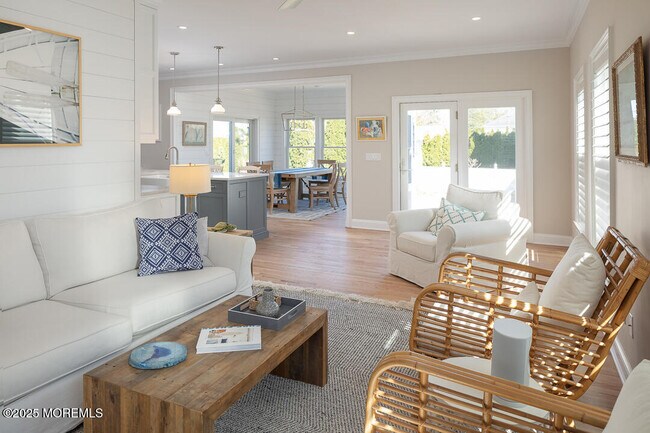 Building Photo - 102 4th Ave