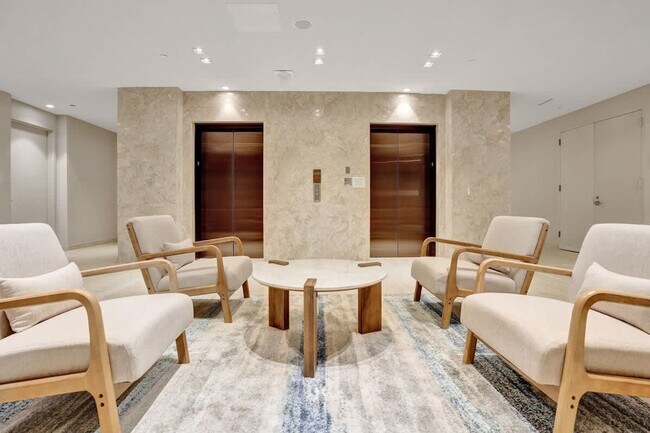 Building Photo - 3100 N Ocean Dr