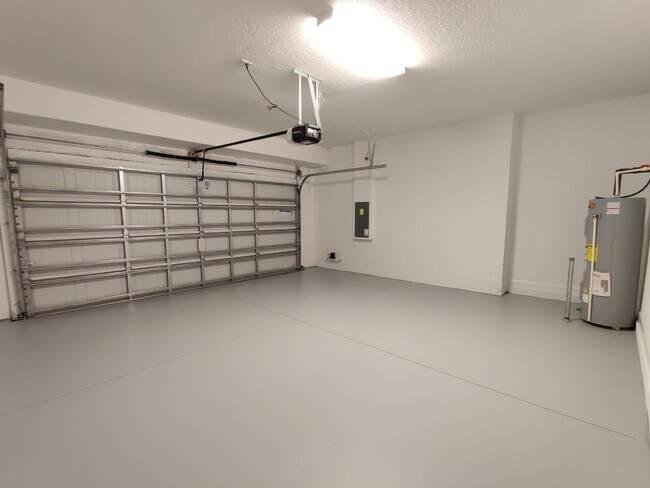 Building Photo - 23244 Willow Glen Way