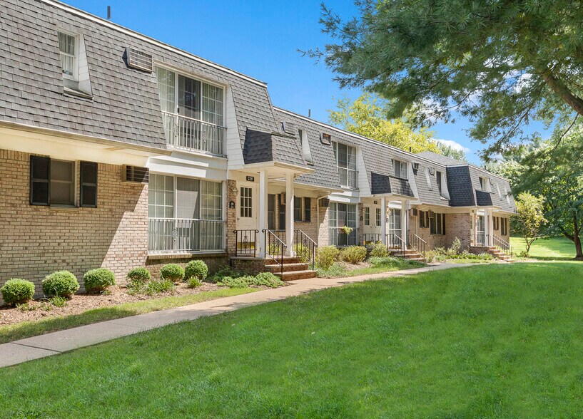 Village on the Green 229 Collignon Way River Vale NJ 07675