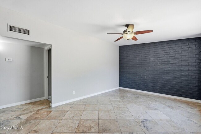 Building Photo - 1609 E Gaylon Dr