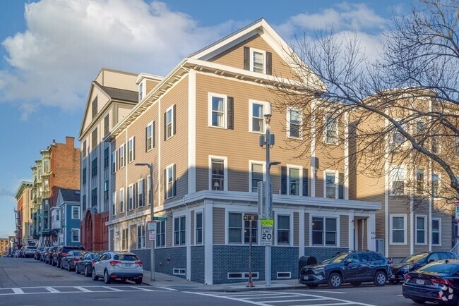 Building Photo - 362 W 4th St