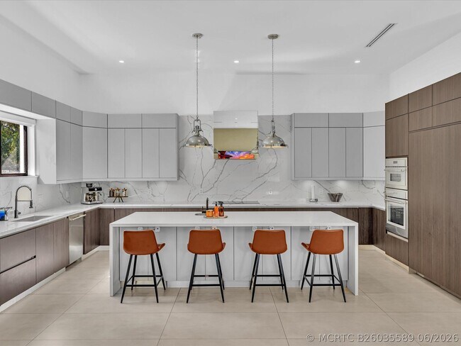 Building Photo - 6122 SW 173rd Way