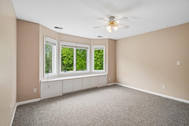 Building Photo - 1819 Brookview Dr