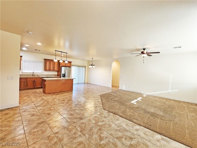 Building Photo - 4920 Honey Locust Dr