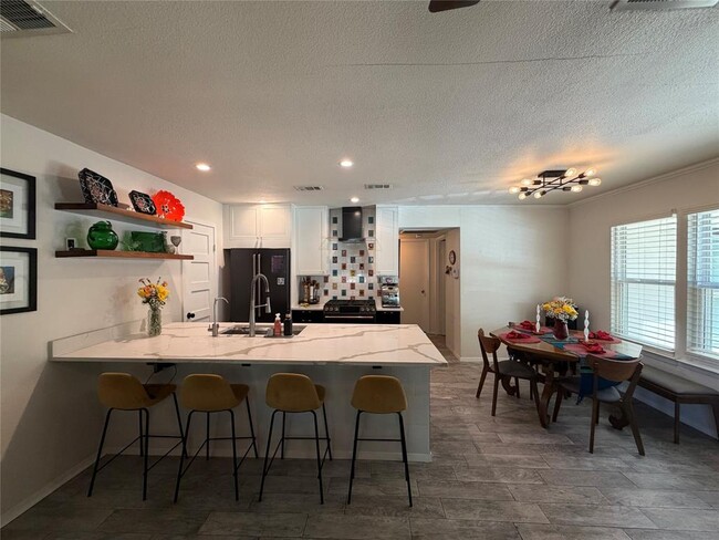 Building Photo - 2626 Baxter Dr