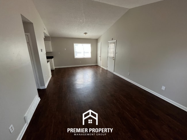 Building Photo - 4189 Chippewa Road, Memphis, TN 38118 - Ch...