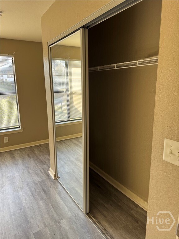 Building Photo - 211 North Ave