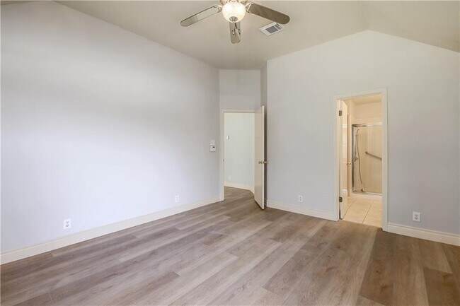 Building Photo - 4510 Abelia Dr
