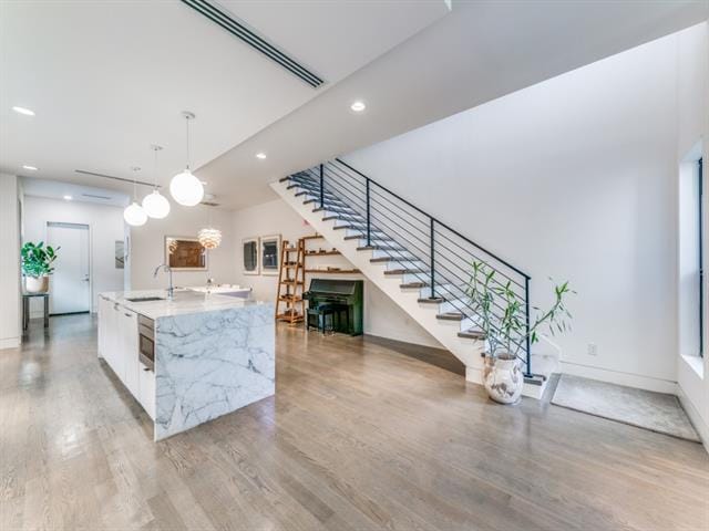 Building Photo - 1847 Euclid Ave