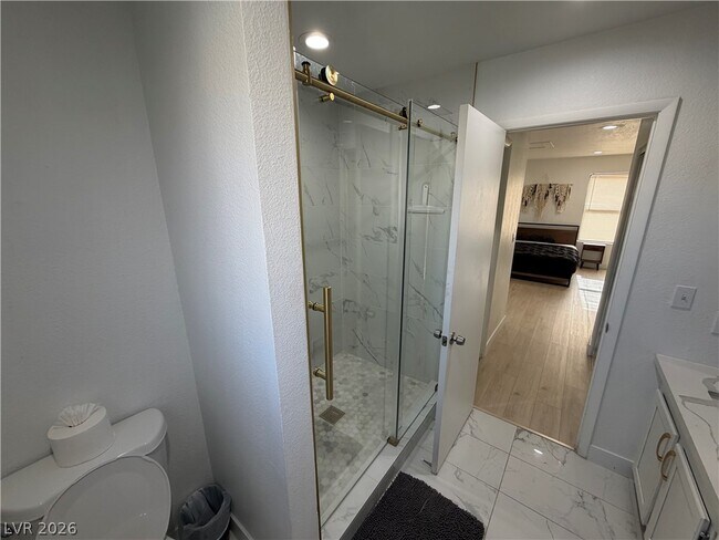 Building Photo - 3004 Ocean View Dr