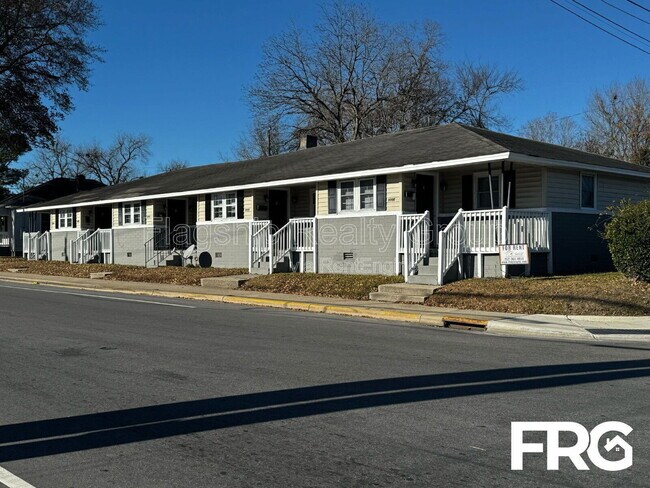 Building Photo - 600 Howell St