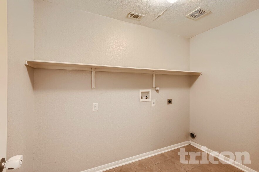 Building Photo - 8819 Olmstead Park