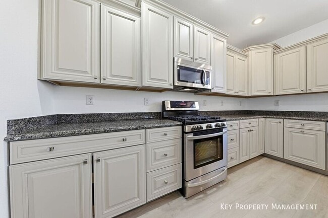 Building Photo - 956 Via Canale Dr