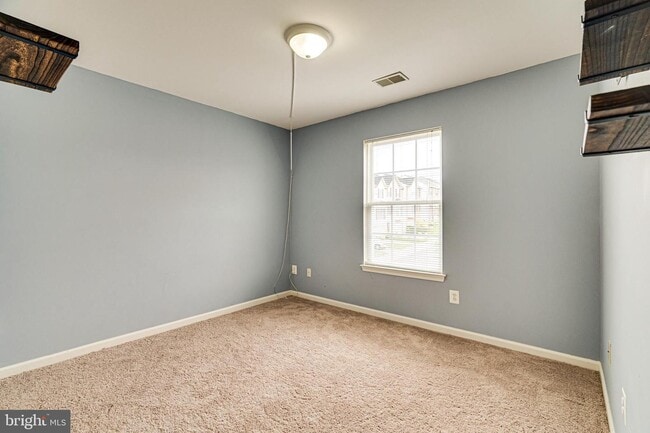 Building Photo - 417 Sparkleberry Terrace NE