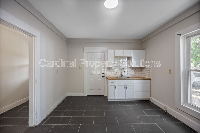 Building Photo - 1227 Woodside Blvd