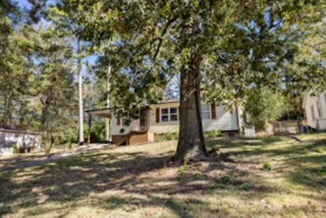 Building Photo - 1153 Linwood St