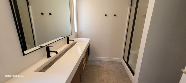 Building Photo - Beautiful Spacious Home for Rent
