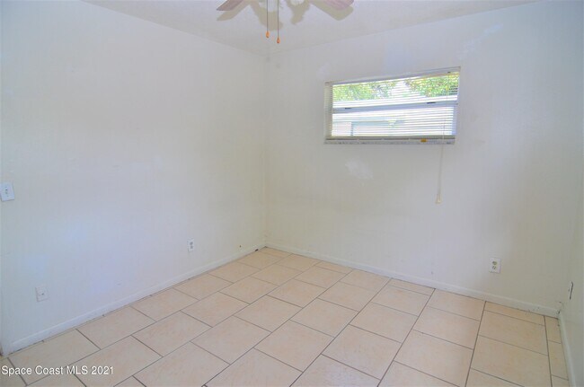 Building Photo - 75 Brandy Ln