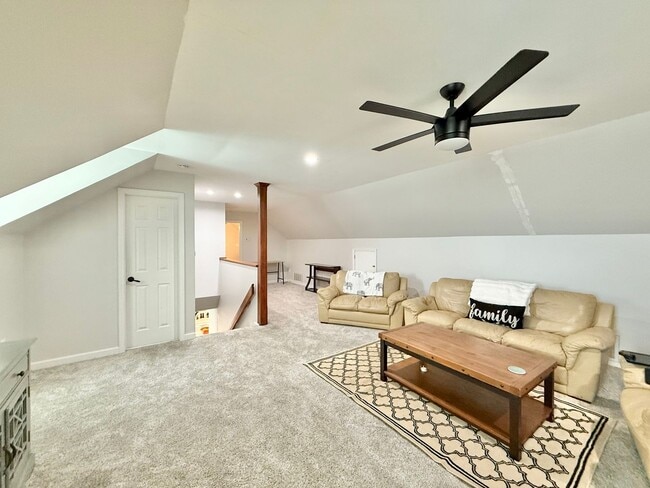 Building Photo - Stunning *4BD, 3BA North Raleigh Home on a...