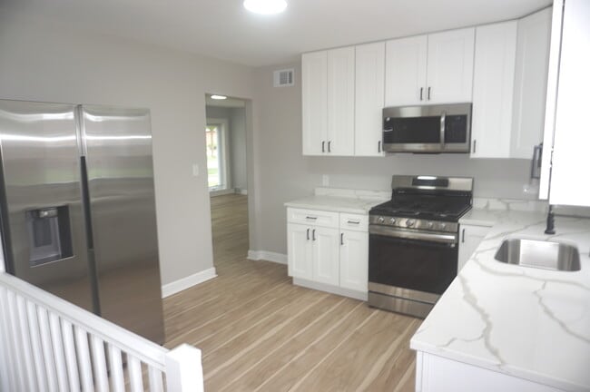 Building Photo - 416 N Redfield Ct