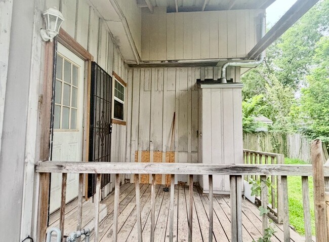 Building Photo - 6124 Goforth St