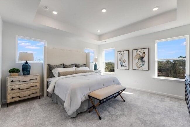 Building Photo - 521 Meadows Ln