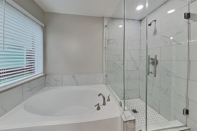 Building Photo - 16803 Cobbler Crossing Dr