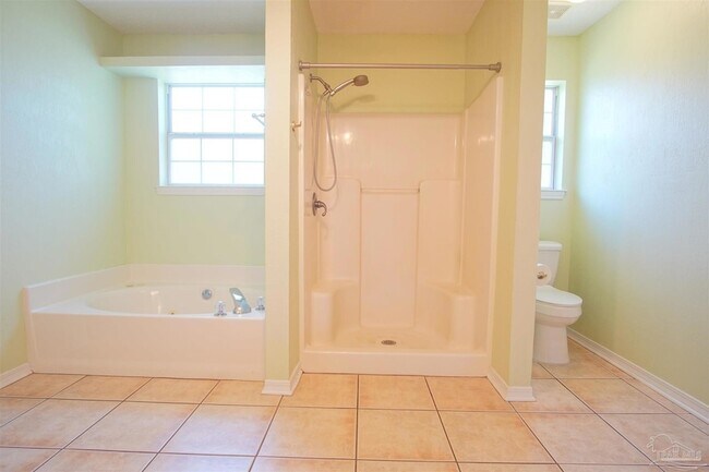 Building Photo - 5947 Grandview Dr