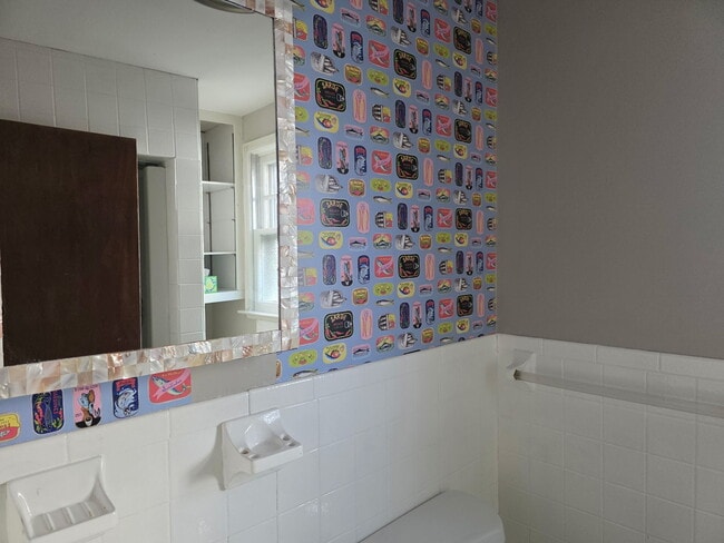 Building Photo - 23 Cedar Dr