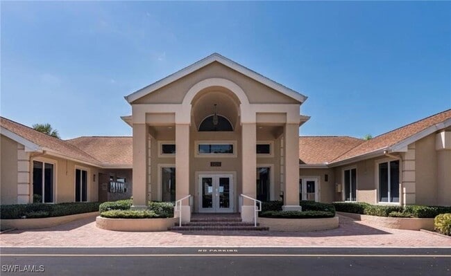 Building Photo - 1749 Royal Cir