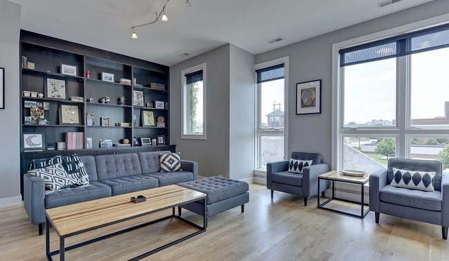 Building Photo - Luxury Downtown Condo!!