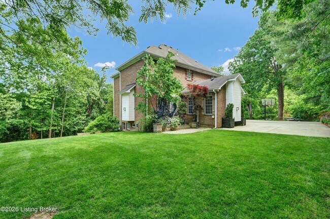 Building Photo - 560 N Hubbards Ln