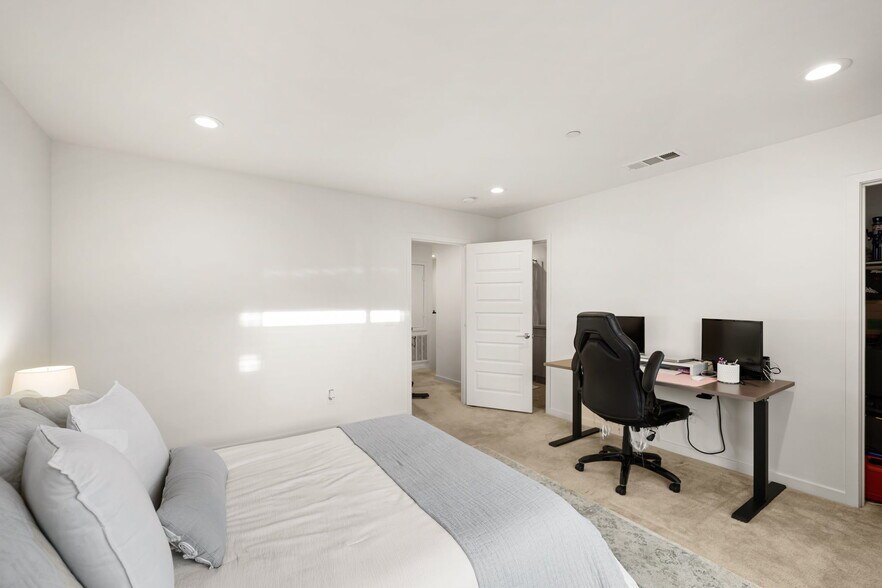 Building Photo - 2874 N Glassell St