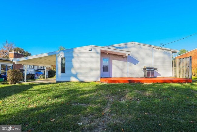 Building Photo - 2421 Lightfoot Dr