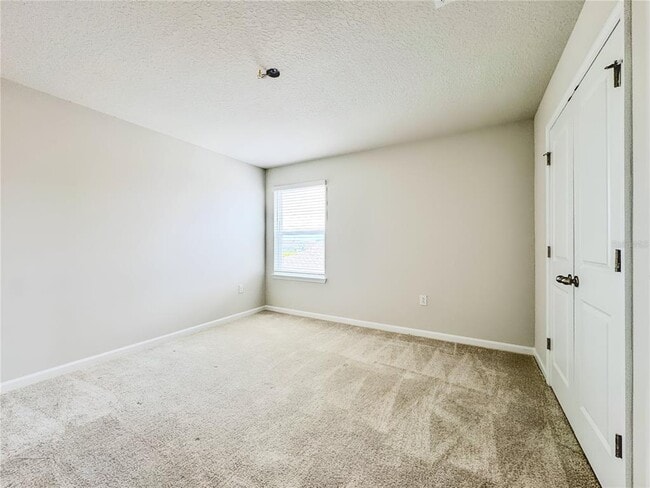 Building Photo - 2048 Airedale Wy