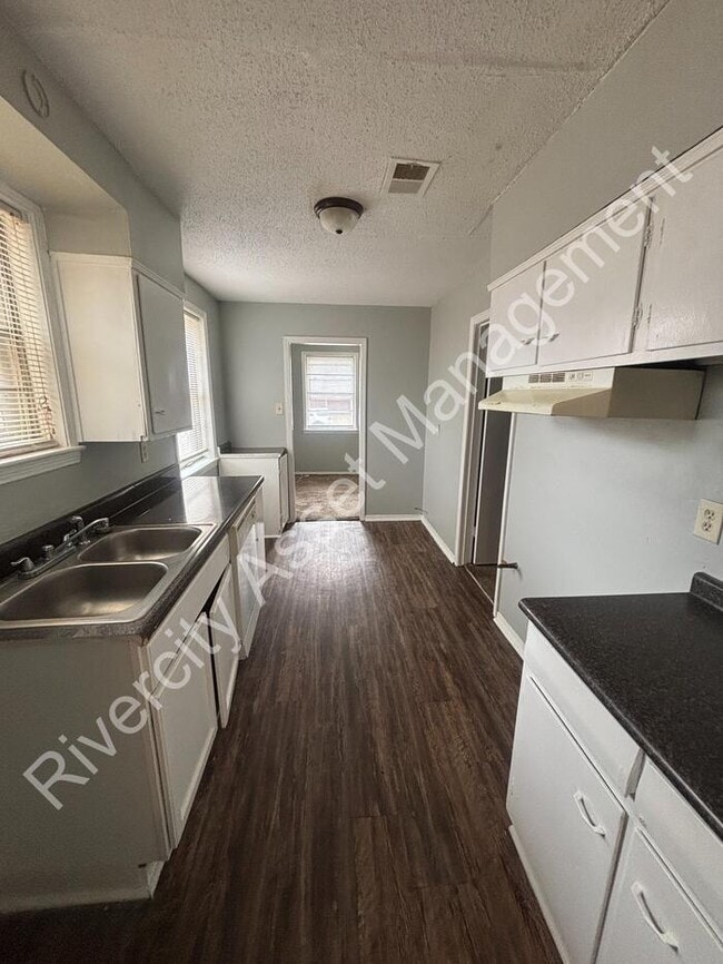 Building Photo - This Beautiful 4-Bed 2-Full Bath Home is Ready for Move In!!!! SECTION 8 WELCOMED