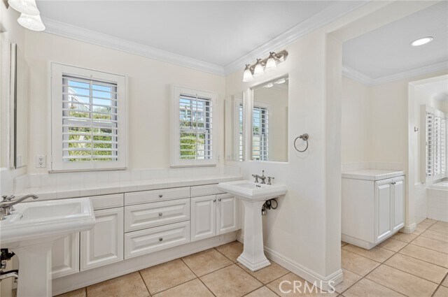 Building Photo - 2676 Bungalow Pl