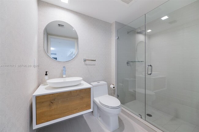 Building Photo - 3951 S Ocean Dr