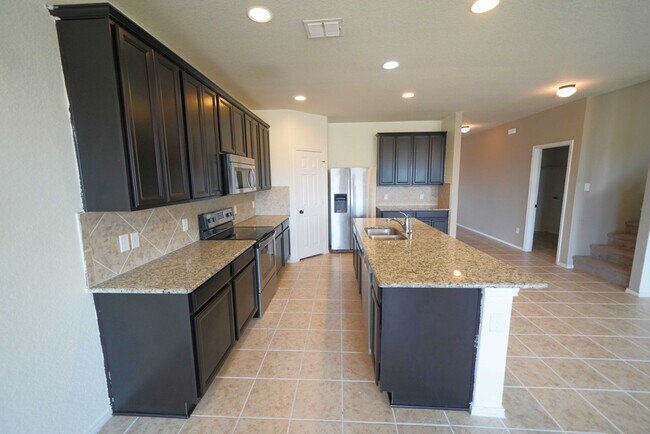 Building Photo - 3730 Acorn Pl