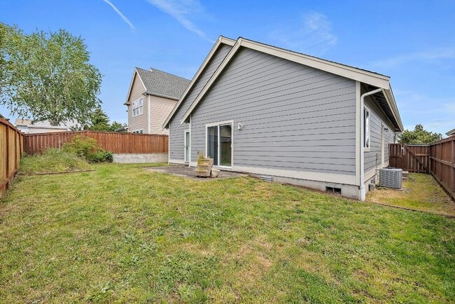 Building Photo - 3 bedroom 2 bath Home for Rent in Yelm!