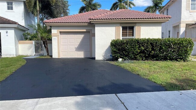 Building Photo - 6952 SW 148 Ln