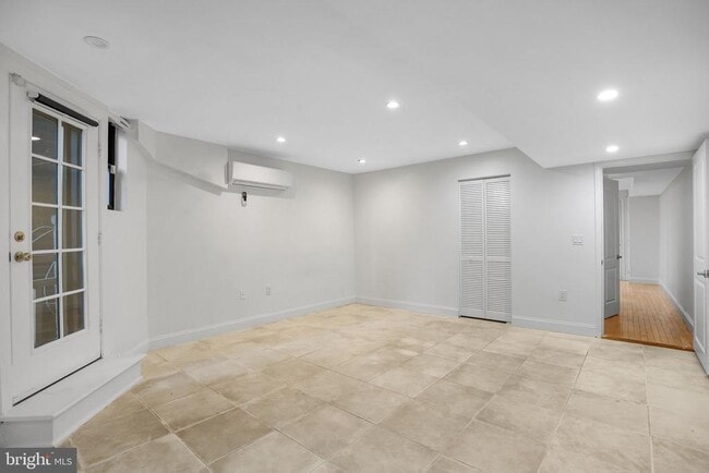 Building Photo - 1828 California St NW