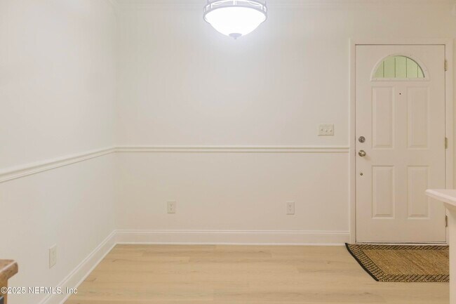 Building Photo - 3737 Loretto Rd