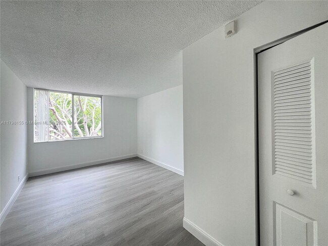 Building Photo - 10733 Cleary Blvd